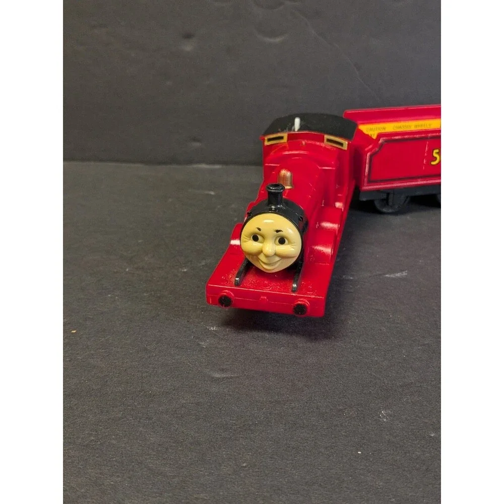 Thomas & Friends Trackmaster Motorized James Engine With Tender 2002